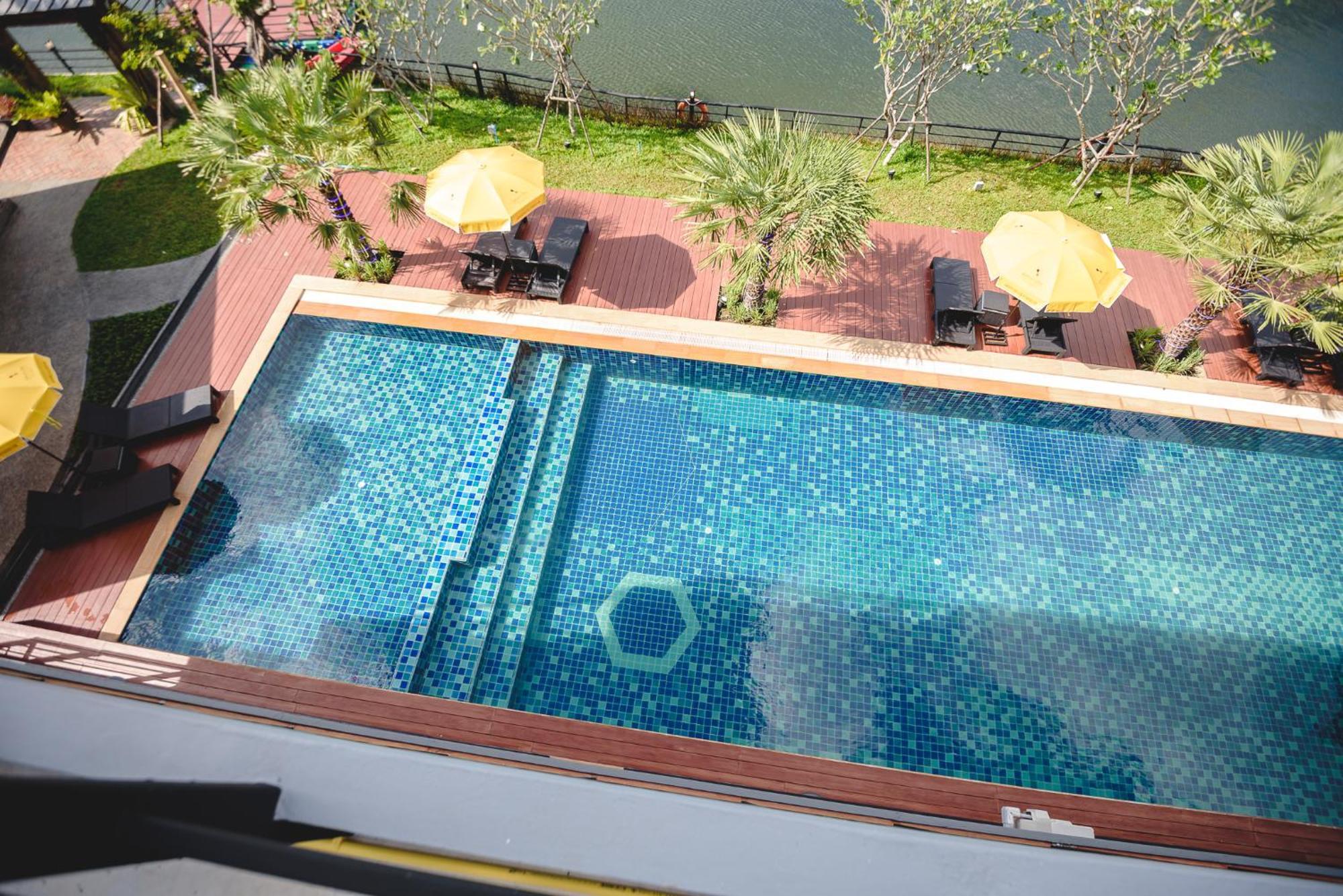 Phuengluang Riverside Hotel Chanthaburi Luaran gambar